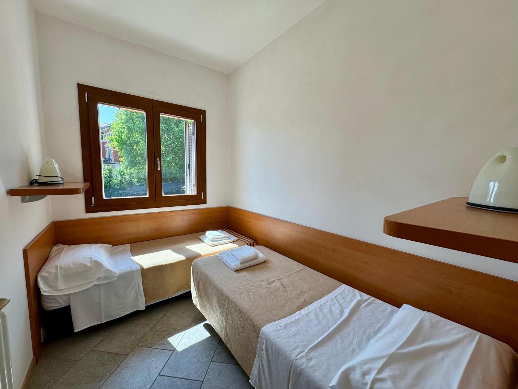 Easy Apartments Peschiera Peschiera del Garda Eksteriør bilde